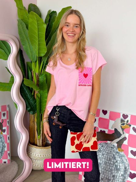 T-Shirt "Spread Love"