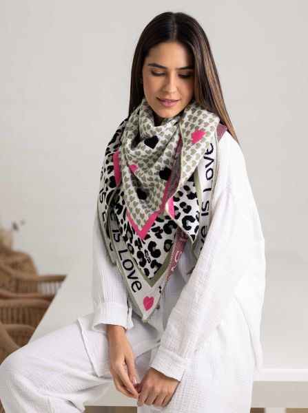 Dreieckstuch "Love is Love"